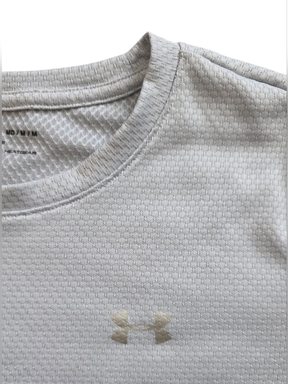 Under Armour Medium Gray Silver Heat Gear Honeycomb Knit Athletic Shirt - Picture 4 of 7